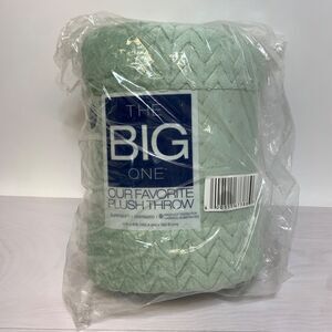 Kohls The Big One Sage Chevron Oversized Plush Throw 5ft x 6ft